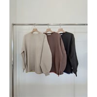 袖ボリュームクルーネックニット
