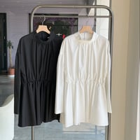 ペプラムブラウス