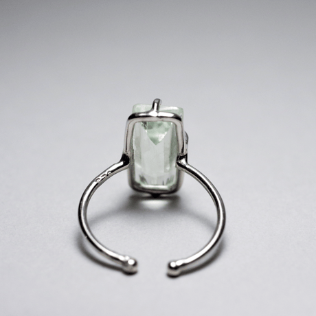 新作 ☆『Green Amethyst』の世界でひとつの天然石リングsilver925 + ロジウムコーティング