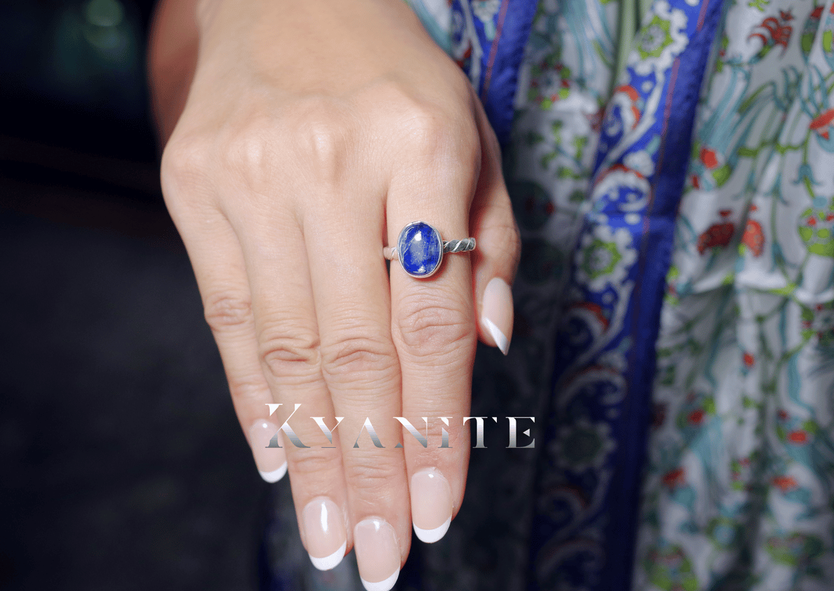 NEW ☆新作☆『カイヤナイト』☆の世界でひとつの天然石リング  