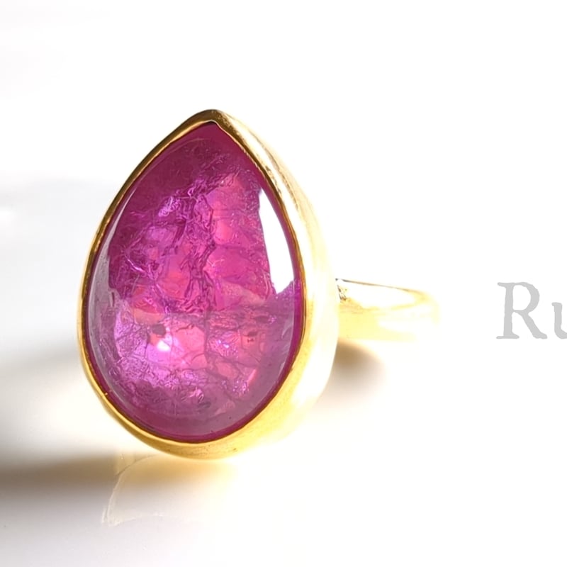 最新作☆「大きなチェリールビー」の世界でひとつの天然石リング