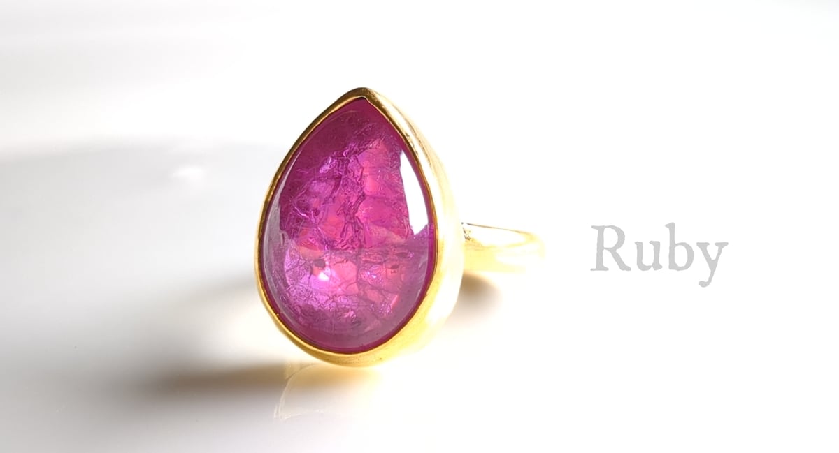 最新作☆「大きなチェリールビー」の世界でひとつの天然石リング