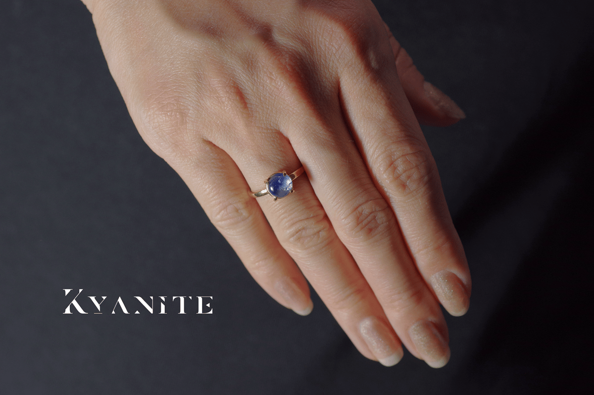 NEW『煌めくカイヤナイト』世界でひとつ天然石リングsilver925 New『カイヤナイト』の世界でひとつの天然石リングsilver925+