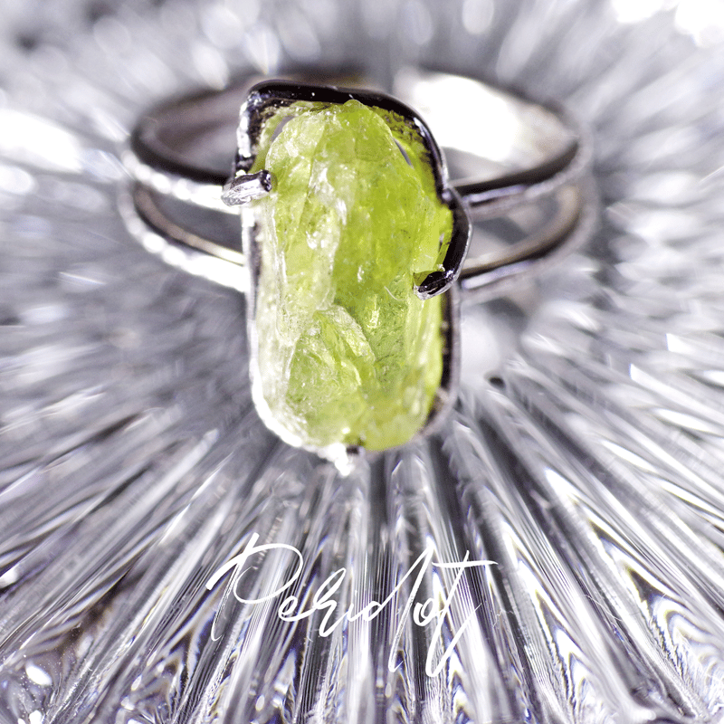 New『原石ペリドット』の世界でひとつの天然石リングsilver925 +