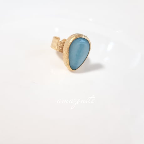 New Brass Collection『アクアアマゾナイト』の世界でひとつの天然石リング