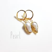 『雫pearl』の世界でひとつの天然石ピアス