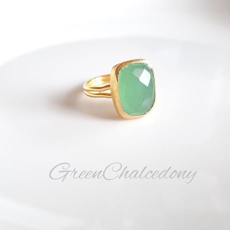 『Green Chalcedony』の世界でひとつの天然石リング