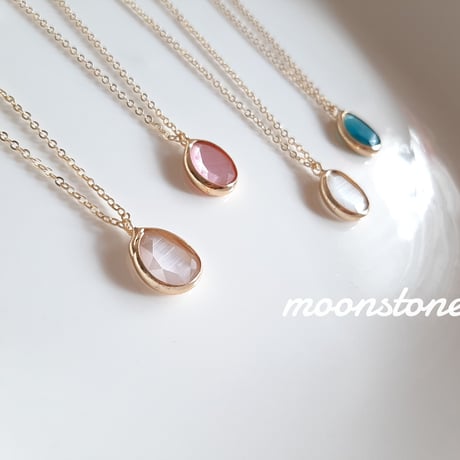 New Brass Collection『オーシャンムーンストーン』のシンプル天然石ネックレス