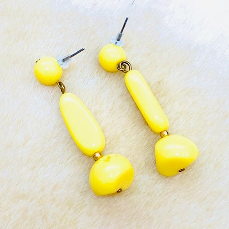 90s Yellow dangle pierce【01135】