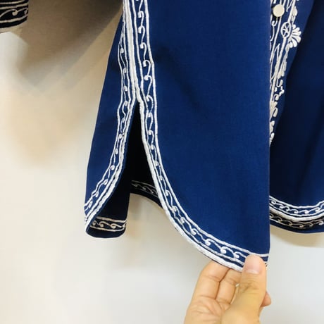 Caro of Honolulu Embroidered Blouse / Navy【01144】