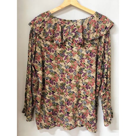 Ruffled floral blouse【00633】