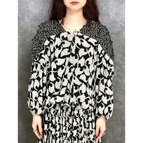 SUSAN FREIS Monotone 2PC【01386】