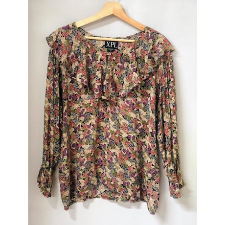 Ruffled floral blouse【00633】