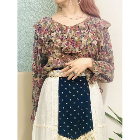 Ruffled floral blouse【00633】