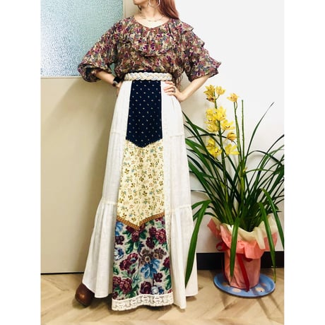 Ruffled floral blouse【00633】