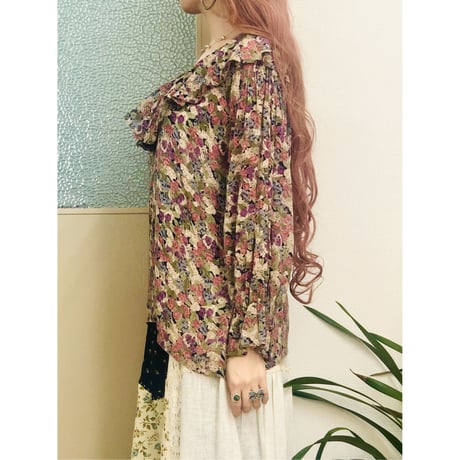 Ruffled floral blouse【00633】