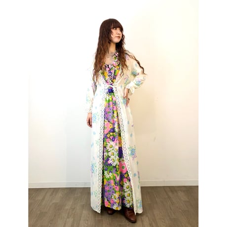 Vintage white floral gown【00831】