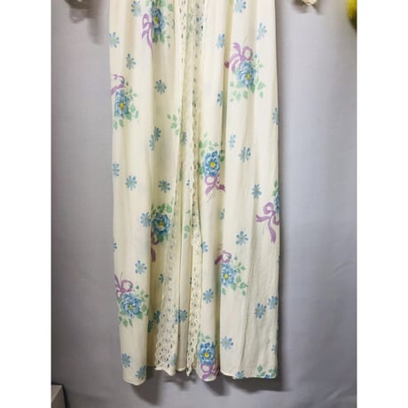 Vintage white floral gown【00831】