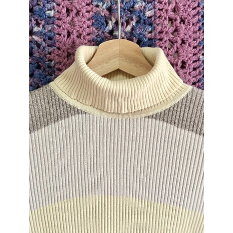 Yellow border rib turtle knit sweater【01365】
