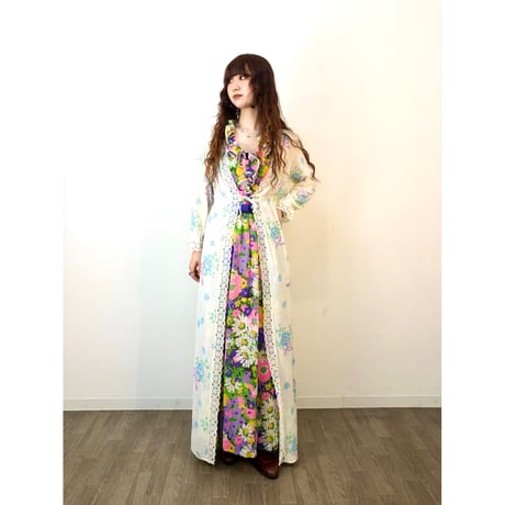 Vintage white floral gown【00831】