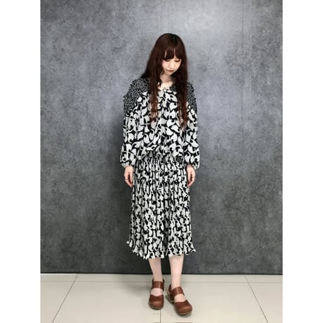 SUSAN FREIS Monotone 2PC【01386】
