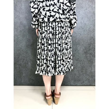 SUSAN FREIS Monotone 2PC【01386】