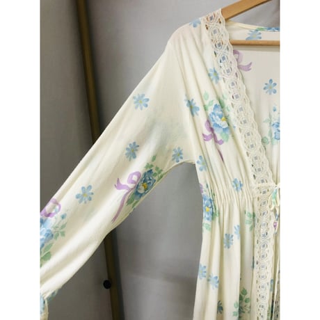 Vintage white floral gown【00831】