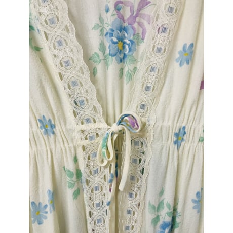 Vintage white floral gown【00831】