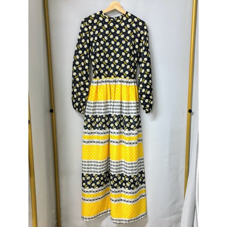 60s Black × Yellow floral maxi dress【00590】