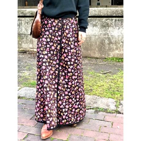 70s Black floral quilted maxi skirt【01081】