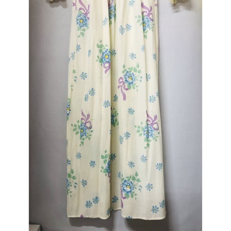Vintage white floral gown【00831】