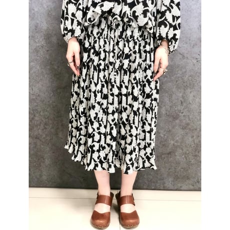 SUSAN FREIS Monotone 2PC【01386】