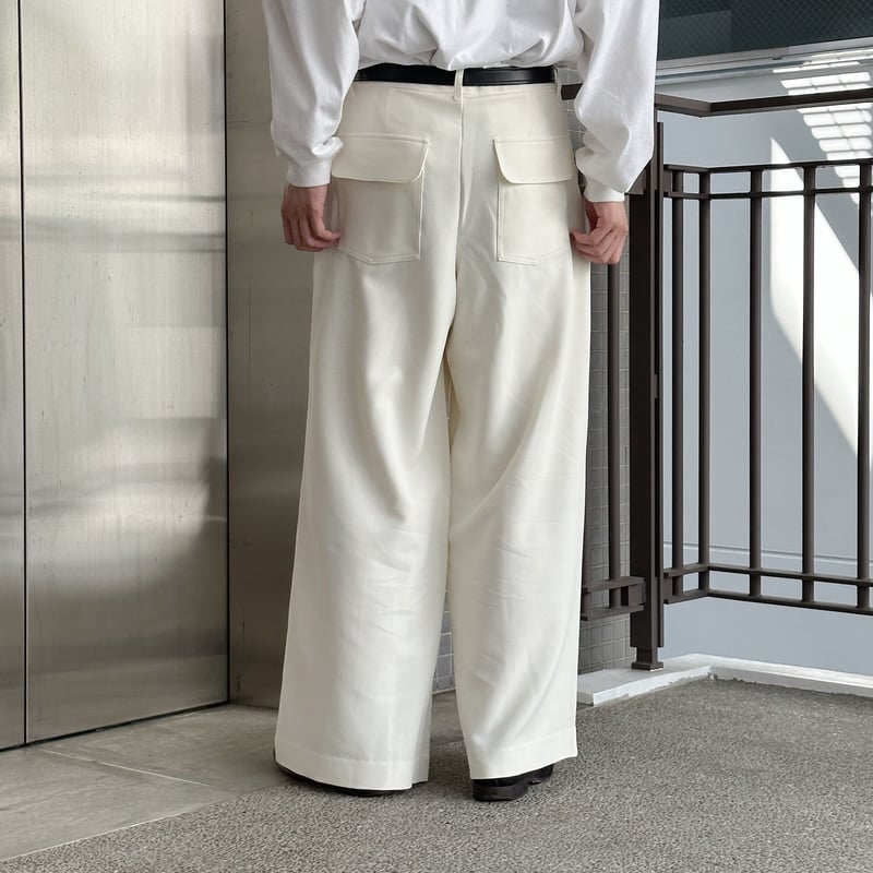 precme(プレクミー) フレアスラックス オフホワイト がーくん