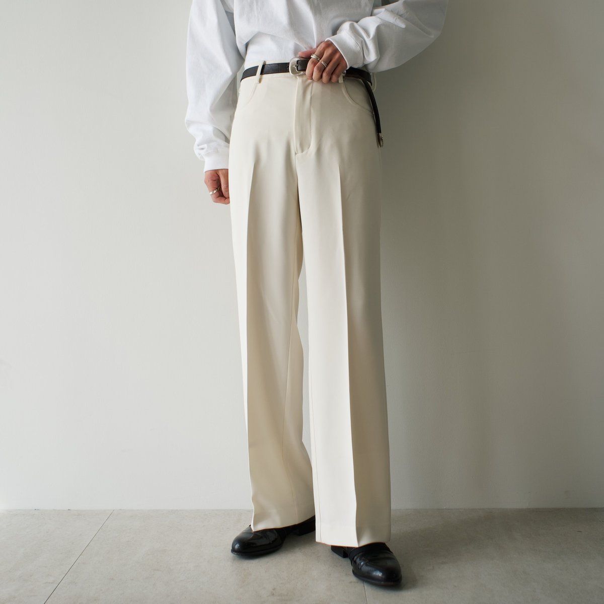 semi flare slacks 【white】