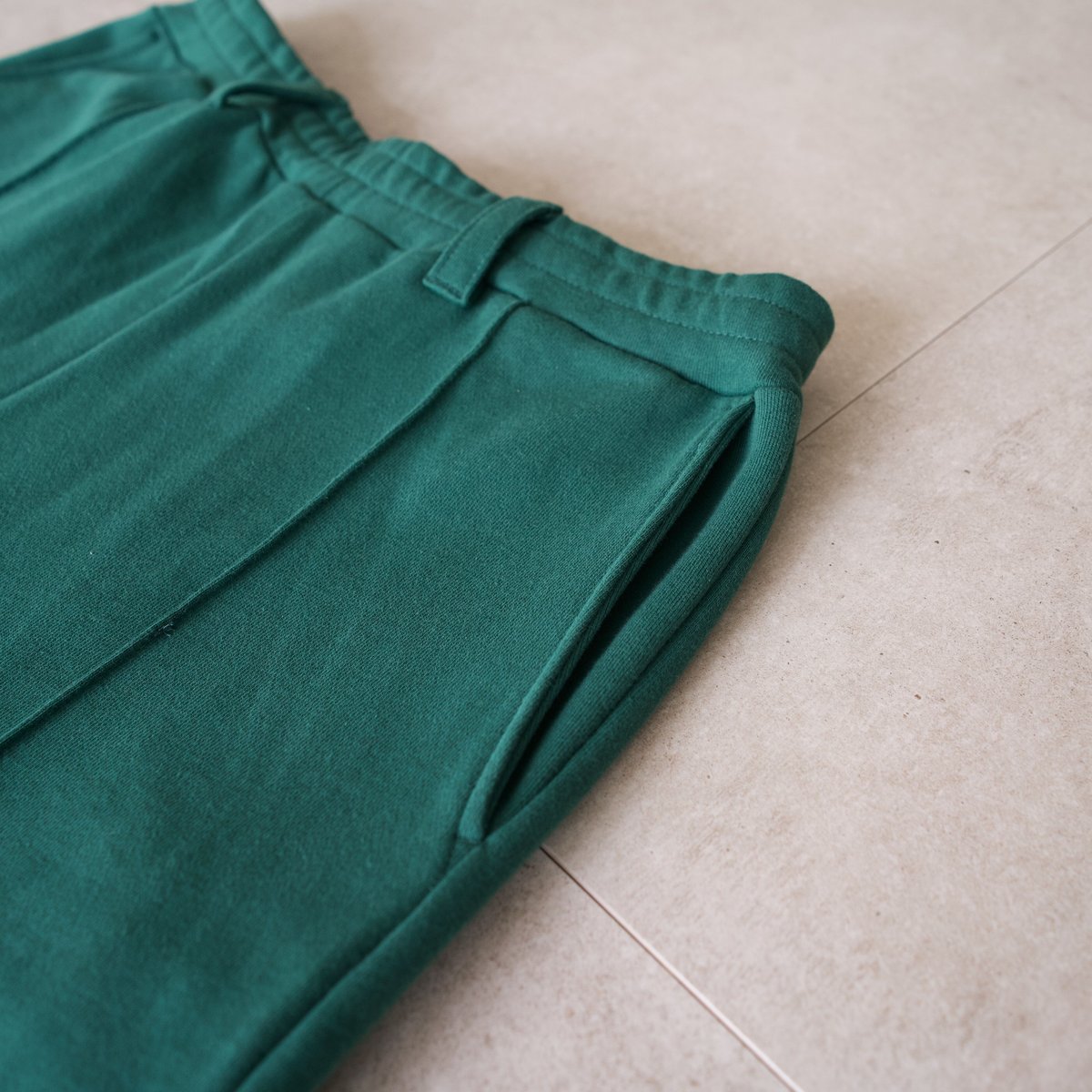 center pleats sweat pants【green】