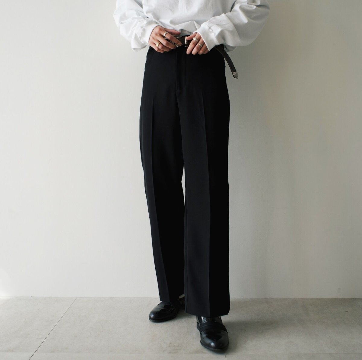 precme.  Flare slacks(off white)