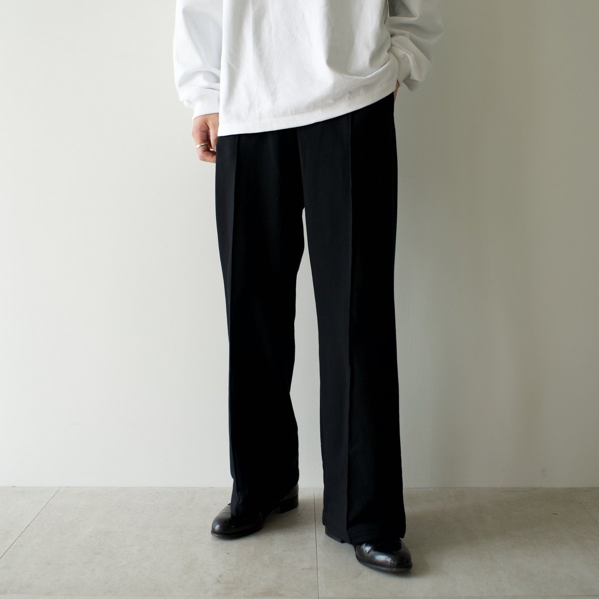 center pleats sweat pants【black】