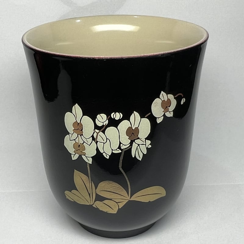 湯呑み 胡蝶蘭 黒色 | 【会津漆器・会津塗り専門店】会津名匠華蔵