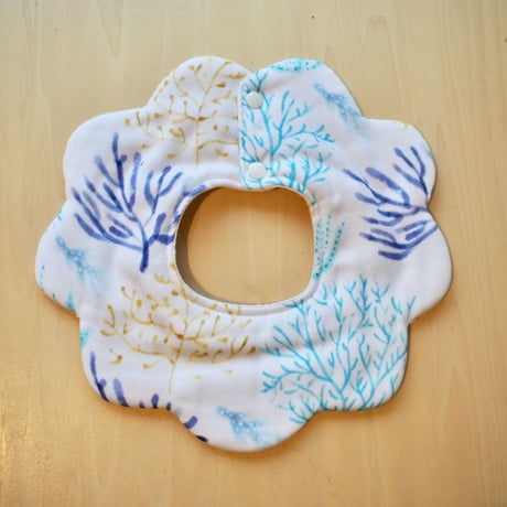 flower bib コーラル