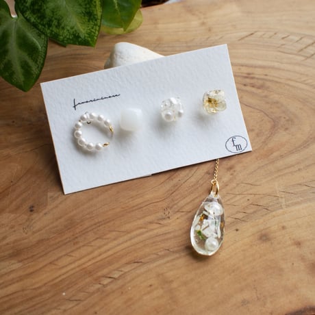 joie(white) 18Kサージカルステンレスピアス