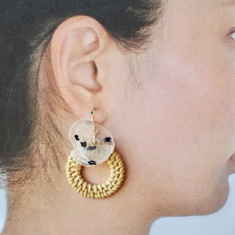 ラタンシフォンピアス（WHITE）