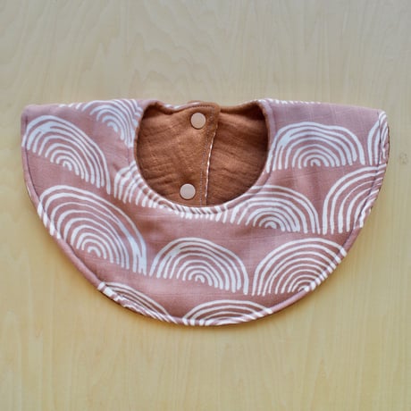marui bib ブラウン