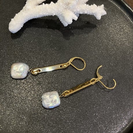 淡水パールピアス　スクエア（キャメル）