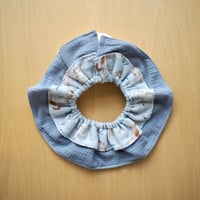 hirahira bib ネコ