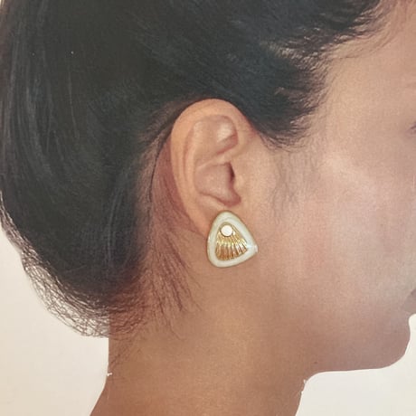 ボタンヴィンテージピアス