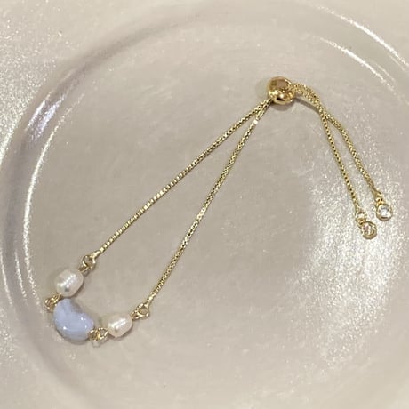 ブルーレースアゲートと淡水パールのゴールドブレスレット