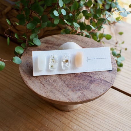 parfum ホワイト 18Ｋサージカルステンレスピアス