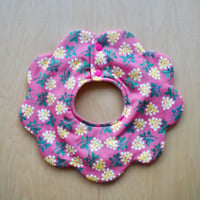 flower bib ピンク