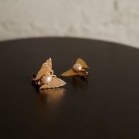 蝶のイヤリング