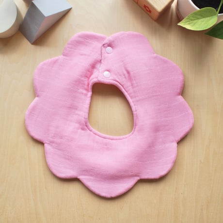 flower bib ピンク